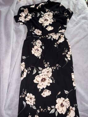 Women's Black Floral 2 piece with Cream Roses